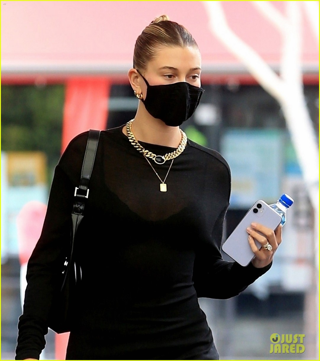 hailey bieber wears leather pants for doctor appointment 04