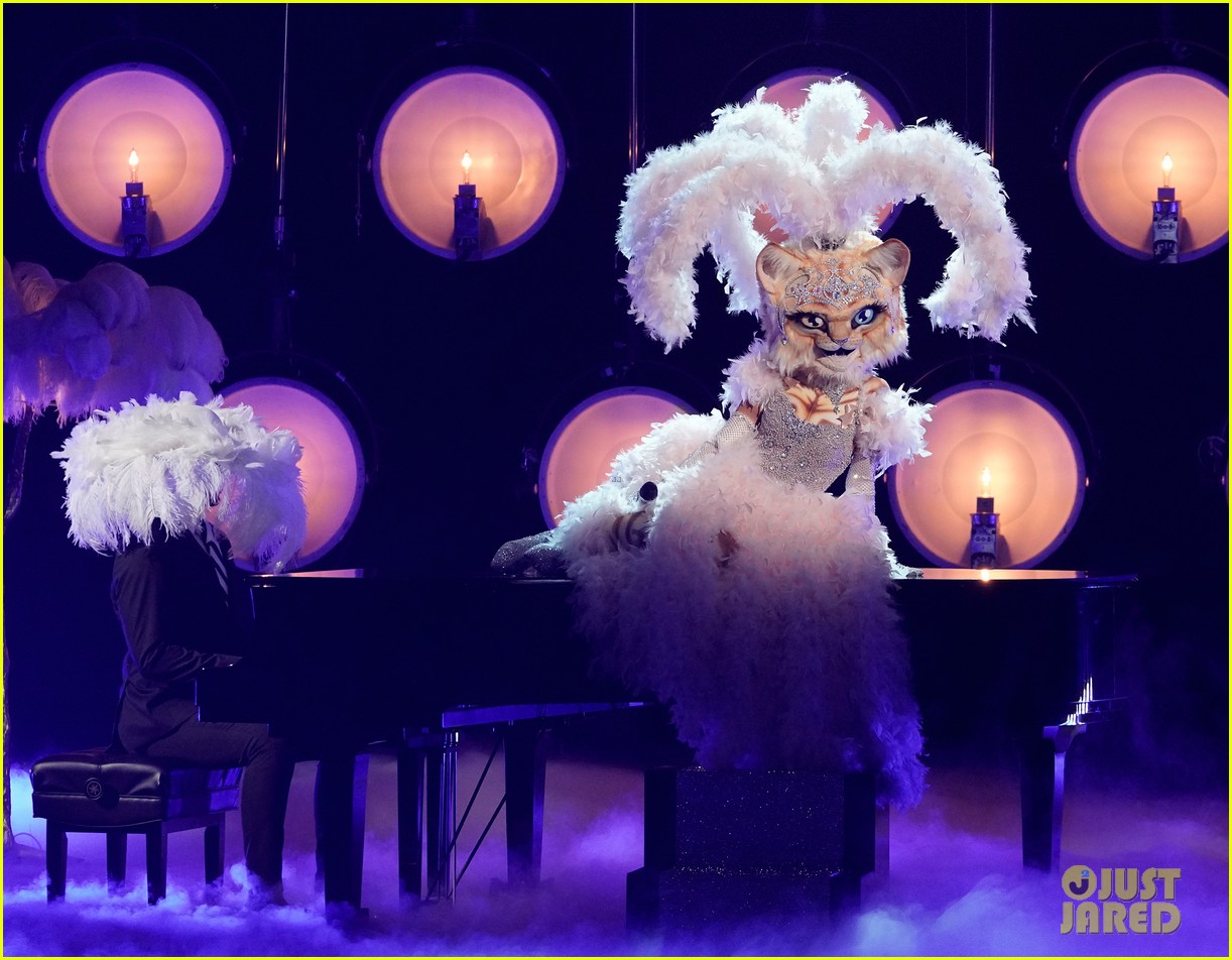 this americas got talent contestant was unveiled on the masked singer 03