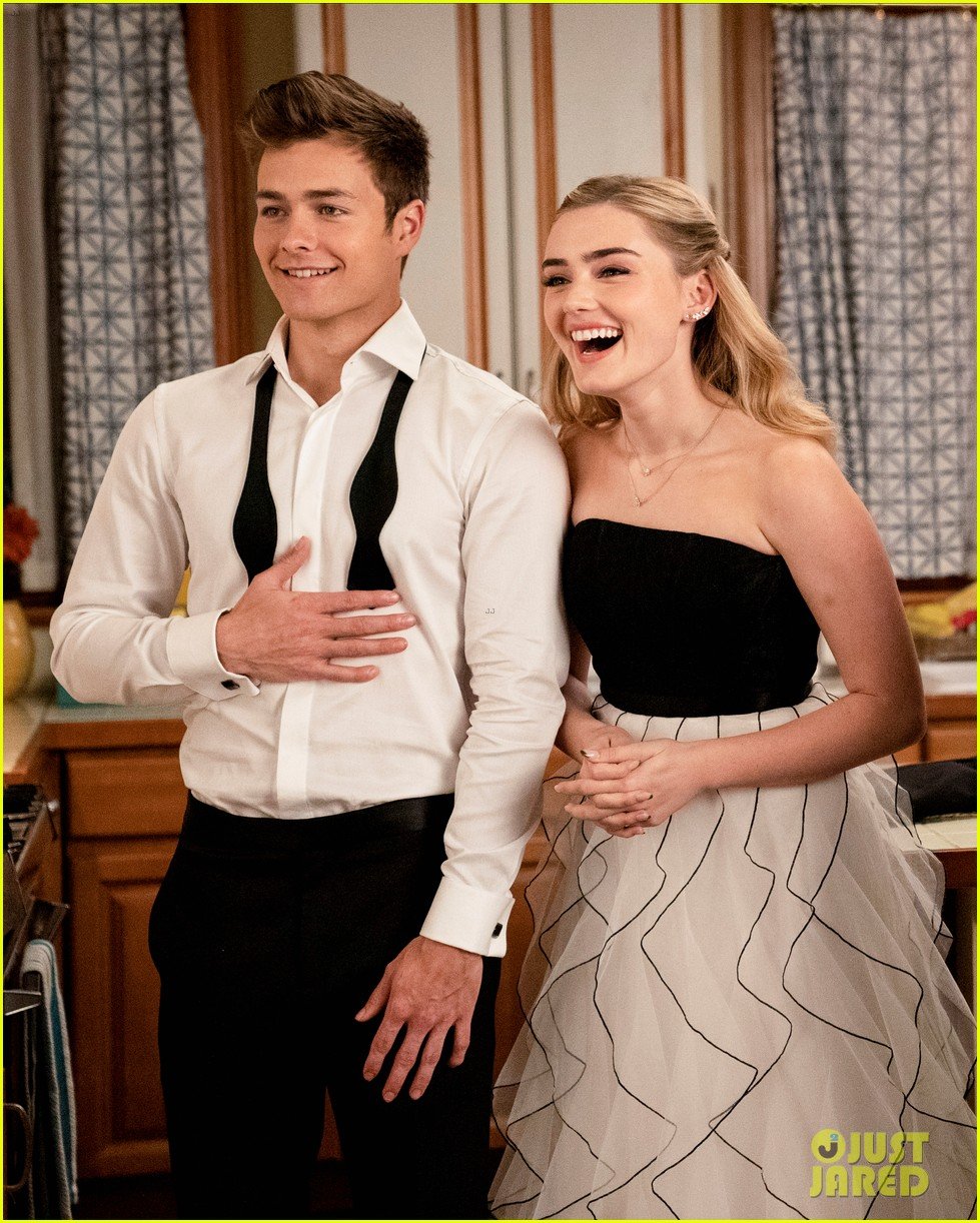meg donnelly peyton meyer heading to prom on american housewife season finale 01