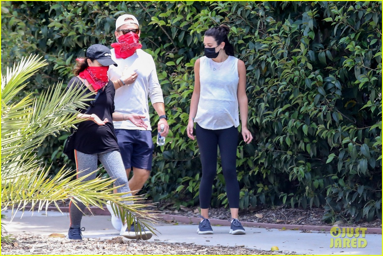 pregnant lea michele goes for hike with zandy reich mom 10