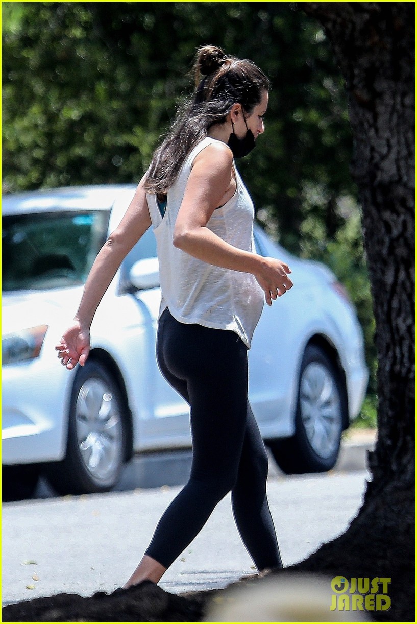 pregnant lea michele goes for hike with zandy reich mom 12