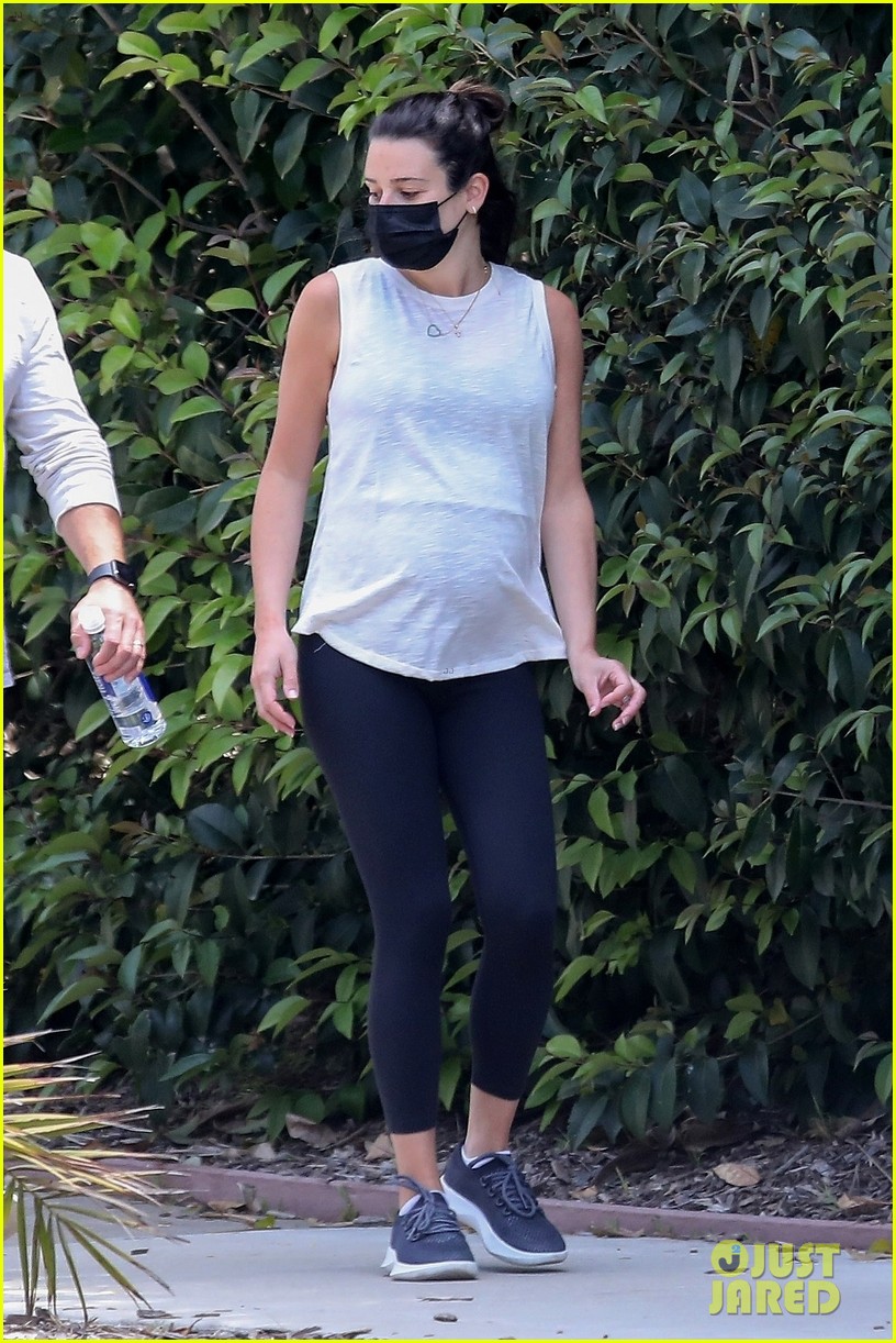 pregnant lea michele goes for hike with zandy reich mom 16