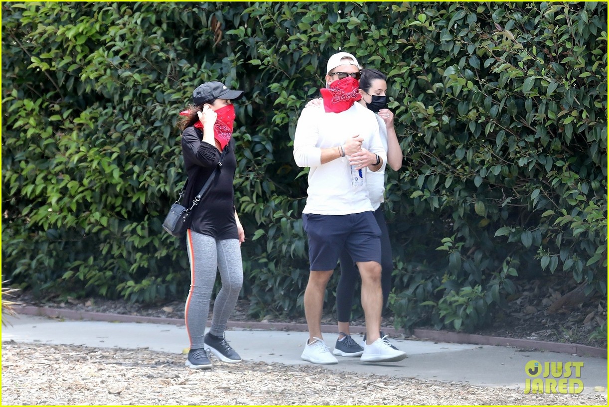 pregnant lea michele goes for hike with zandy reich mom 24