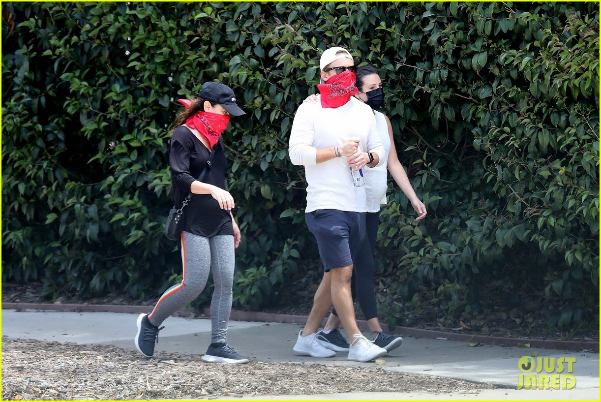 pregnant lea michele goes for hike with zandy reich mom 28