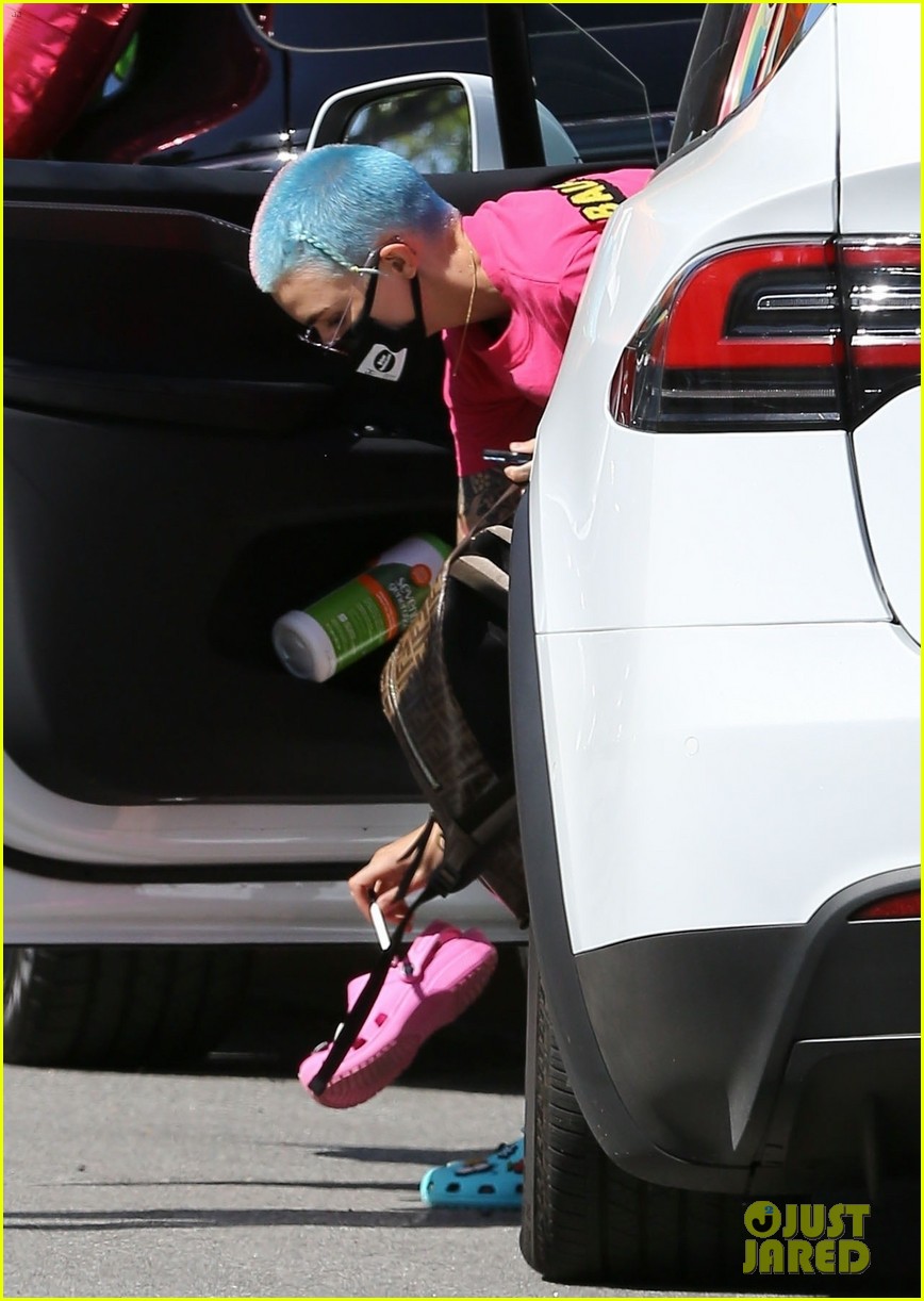ruby rose bella thorne attend a drive by birthday party 36
