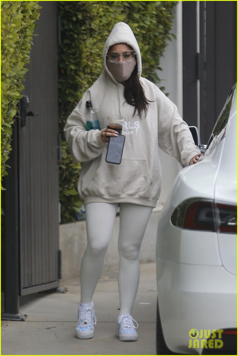 ariana grande goes to the gym 05