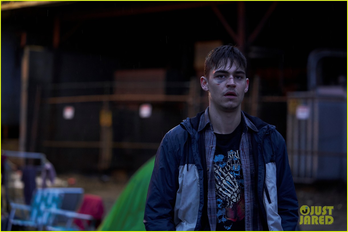 hero fiennes co stars in the silencing trailer watch now 01