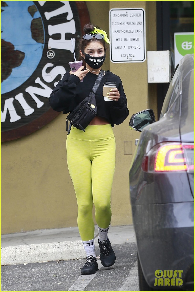 vanessa hudgens heads to the juice bar following work out 07