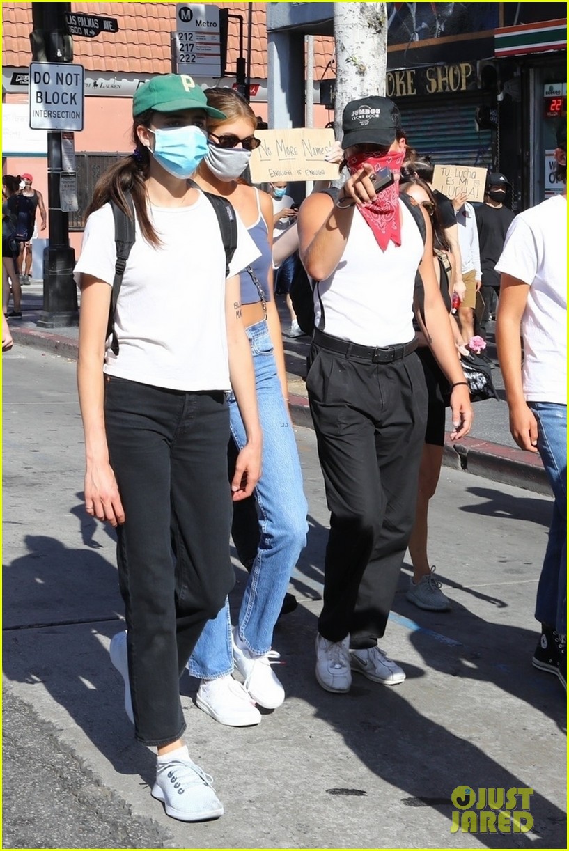 cole sprouse kaia gerber black lives matter protest 05