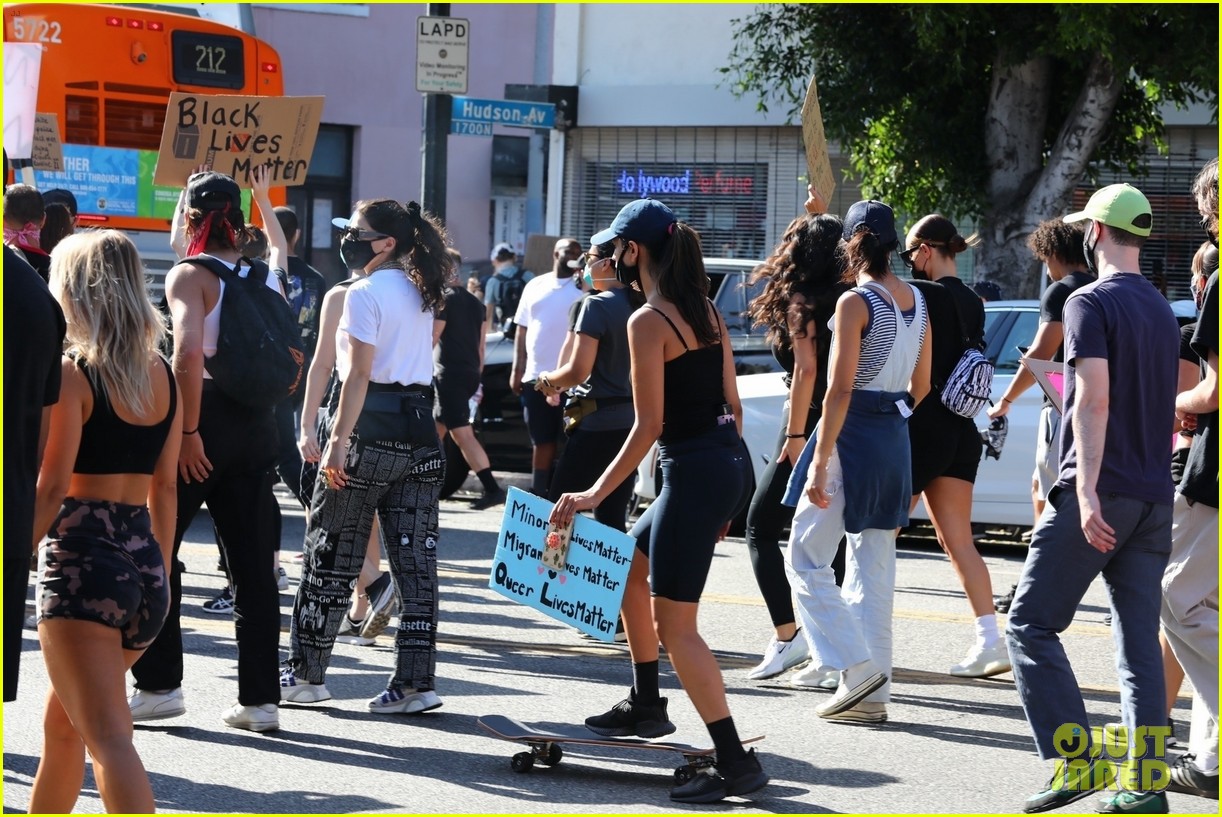 cole sprouse kaia gerber black lives matter protest 39