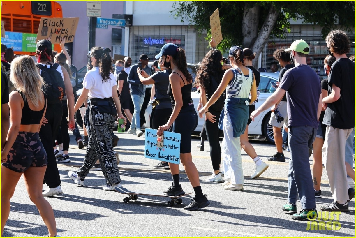 cole sprouse kaia gerber black lives matter protest 41