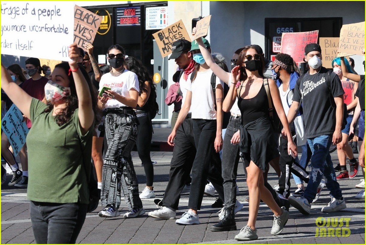 cole sprouse kaia gerber black lives matter protest 49