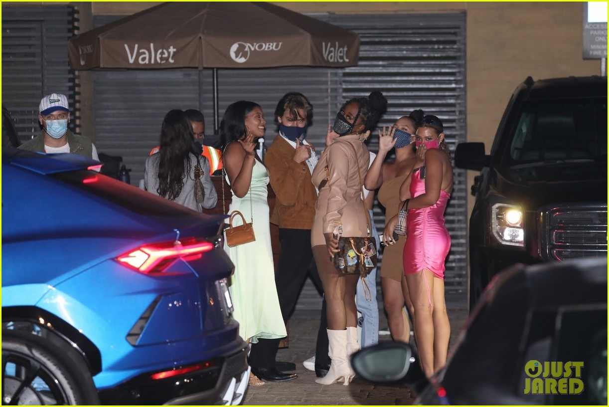 cole sprouse surrounded by ladies after dinner 11