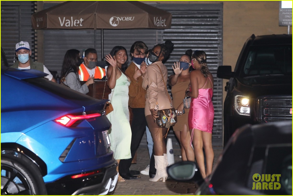 cole sprouse surrounded by ladies after dinner 12