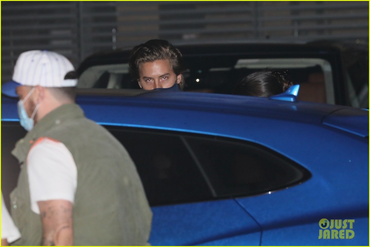 cole sprouse surrounded by ladies after dinner 17