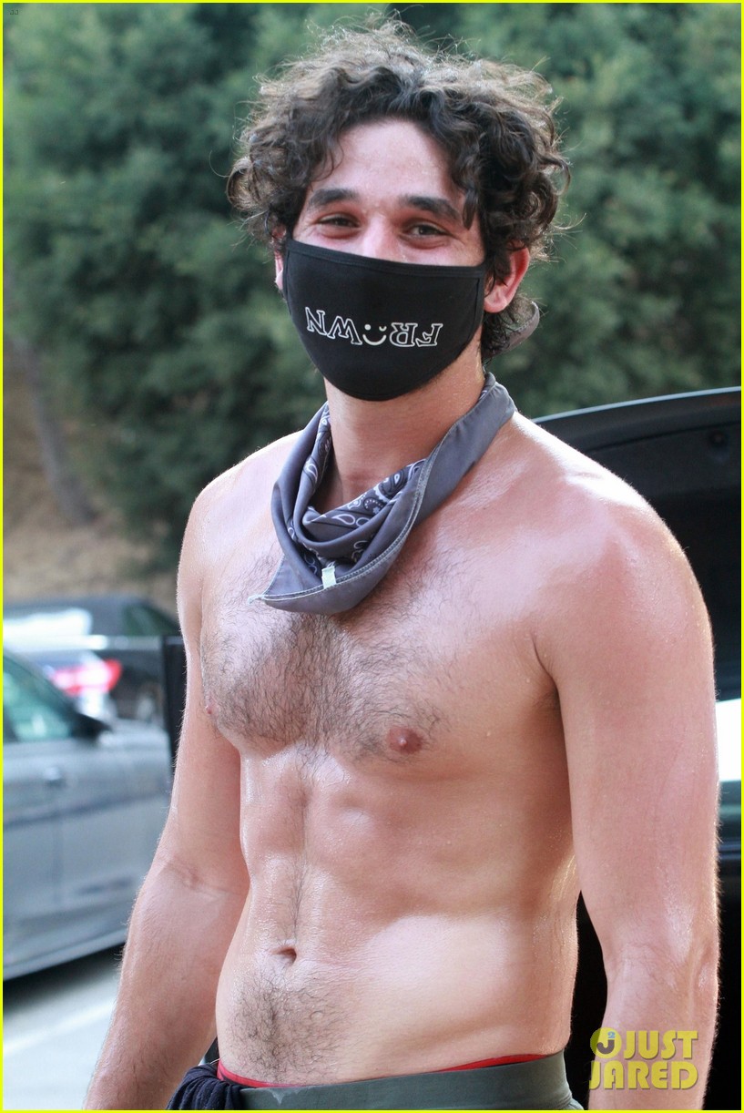 dwts pro alan bersten shows off shirtless body on hike 03