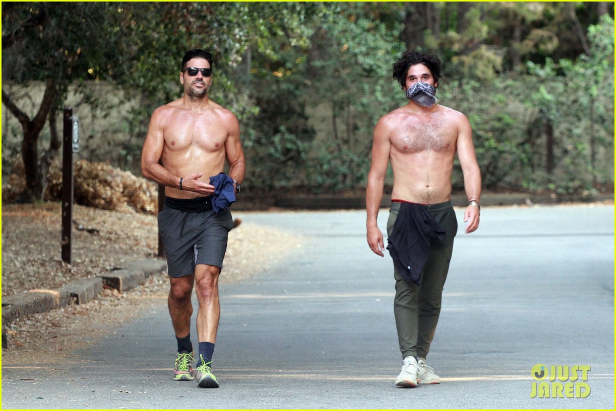 dwts pro alan bersten shows off shirtless body on hike 04