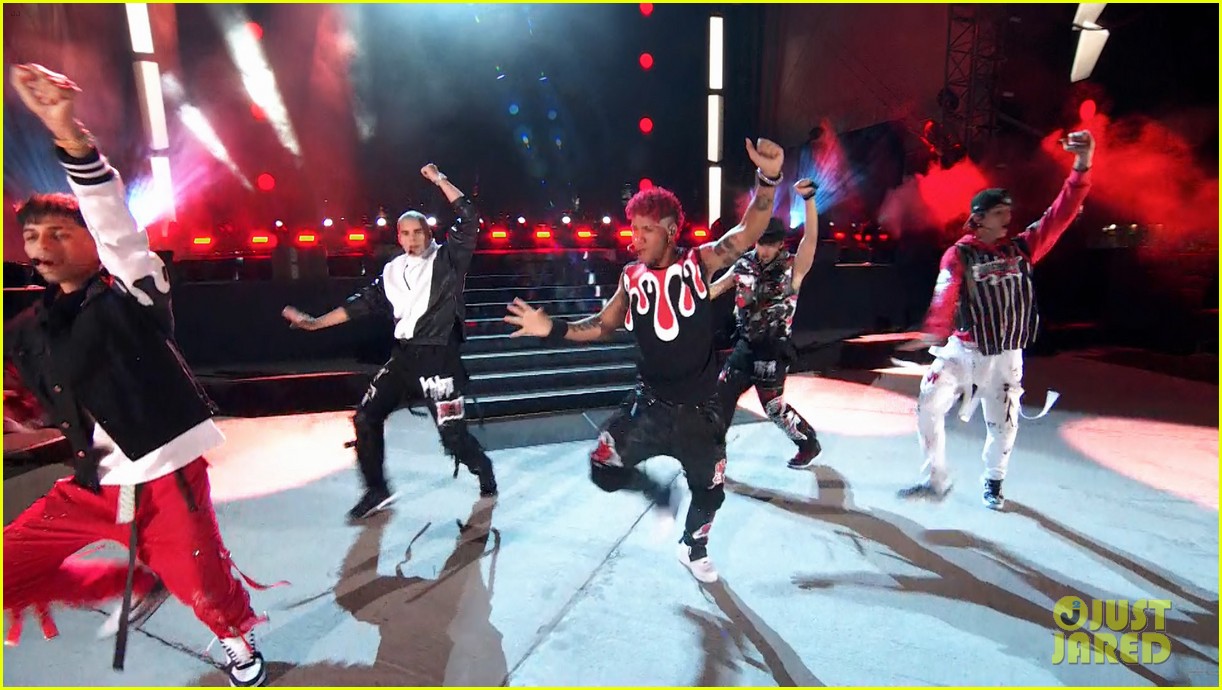 cnco take the stage for their first vmas performance 05