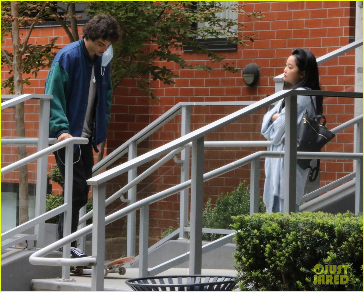 lana condor noah centineo hang out dinner get together 08