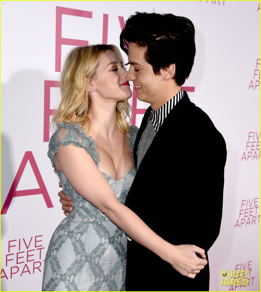 lili reinhart seems to confirm cole sprouse split 04