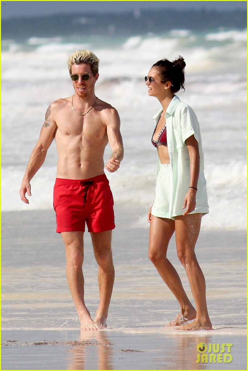 nina dobrev shaun white pda vacation in mexico 03