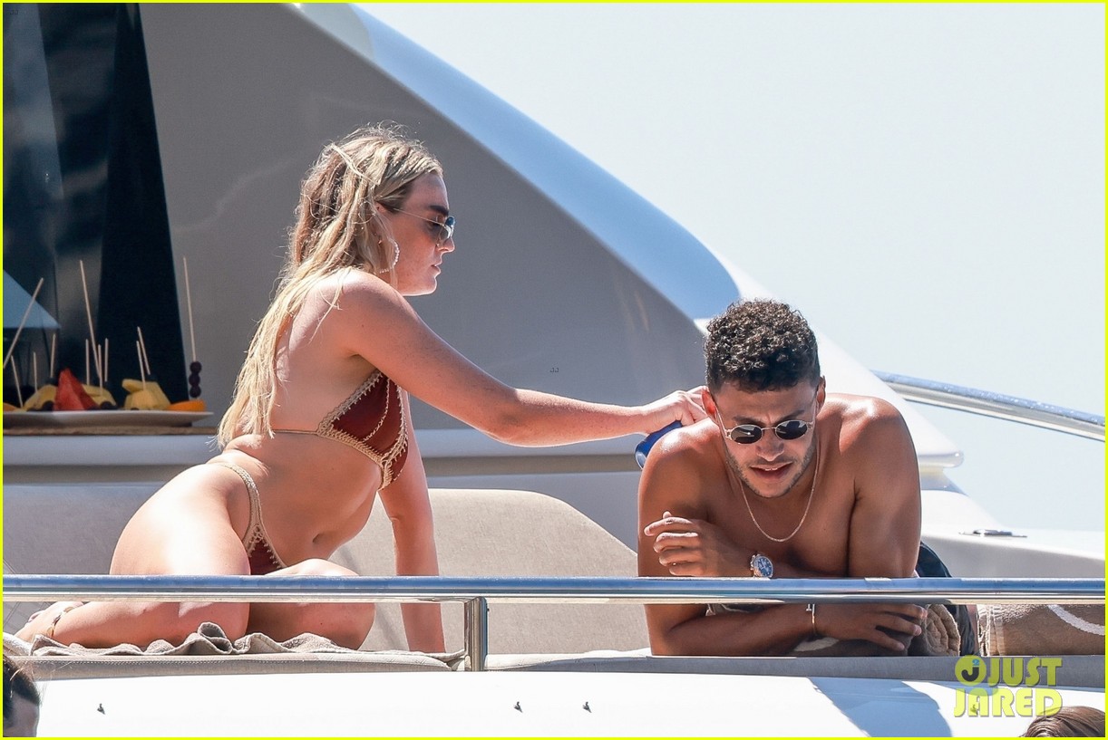 perrie edwards alex oxlade chamberlain august 2020 14