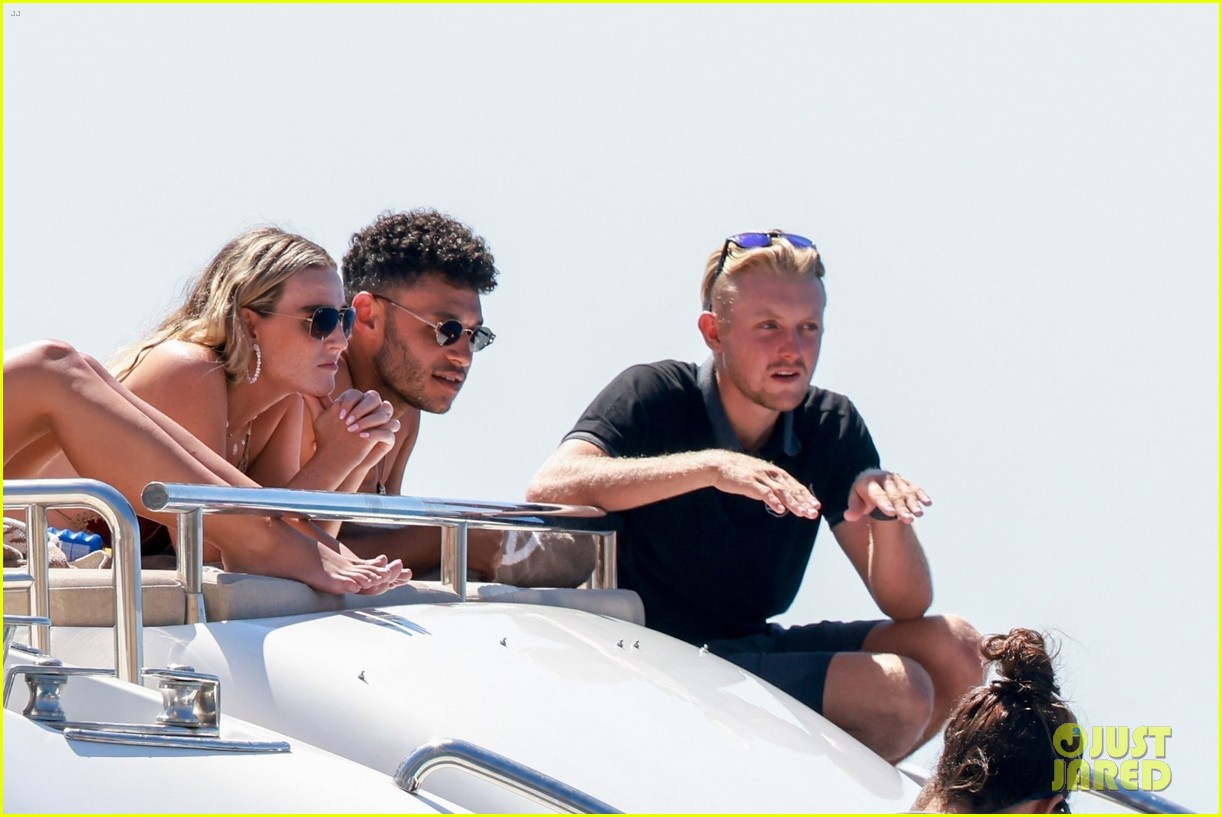 perrie edwards alex oxlade chamberlain august 2020 18