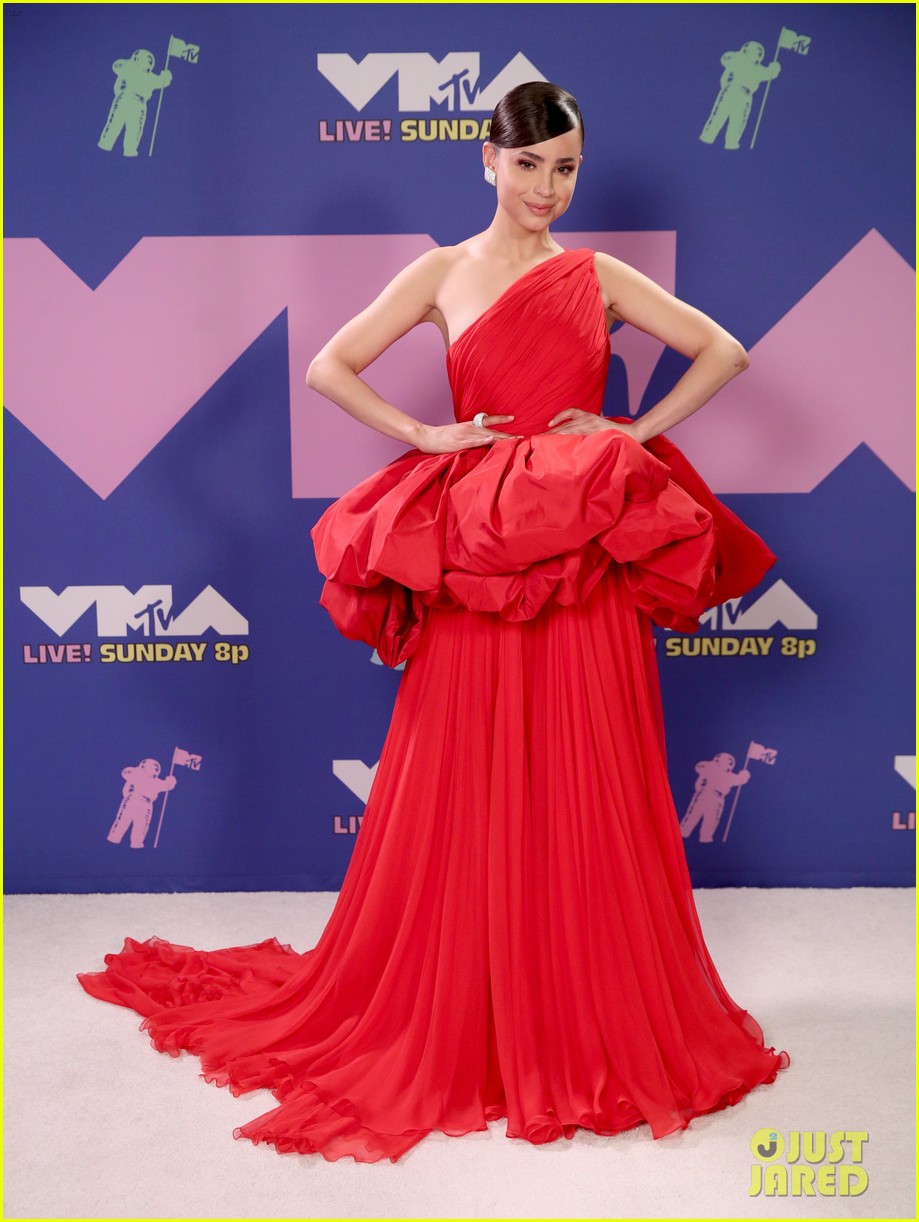 sofia carson is a vision in red at mtv vmas 2020 01