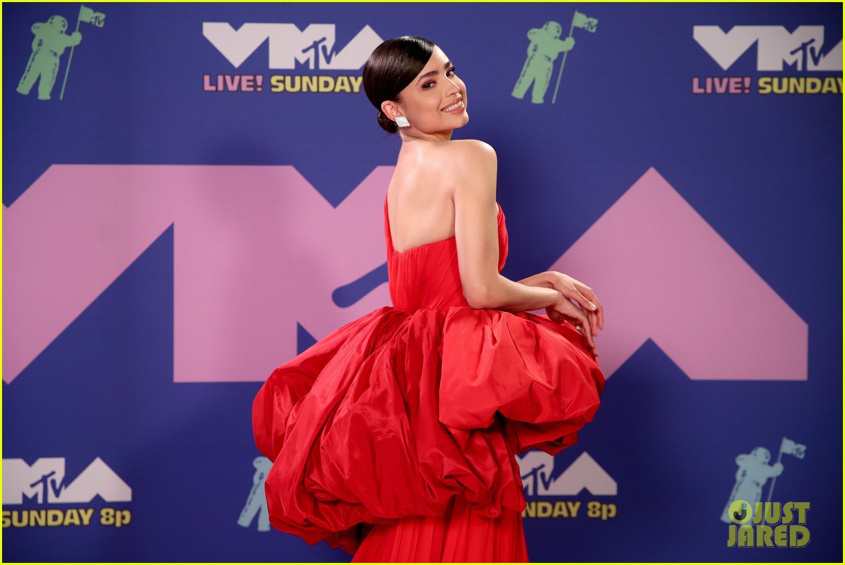 sofia carson is a vision in red at mtv vmas 2020 02