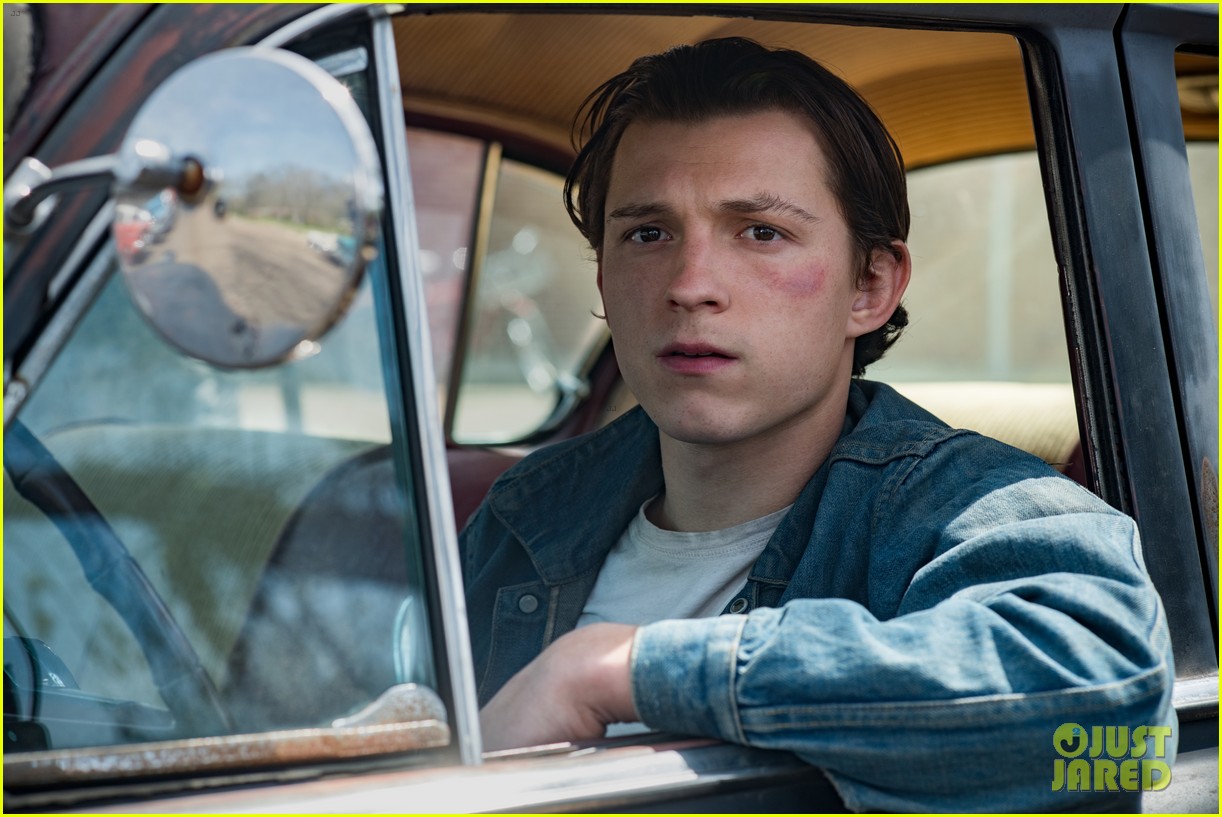 tom holland stars in first look photos for new movie the devil all the time 04