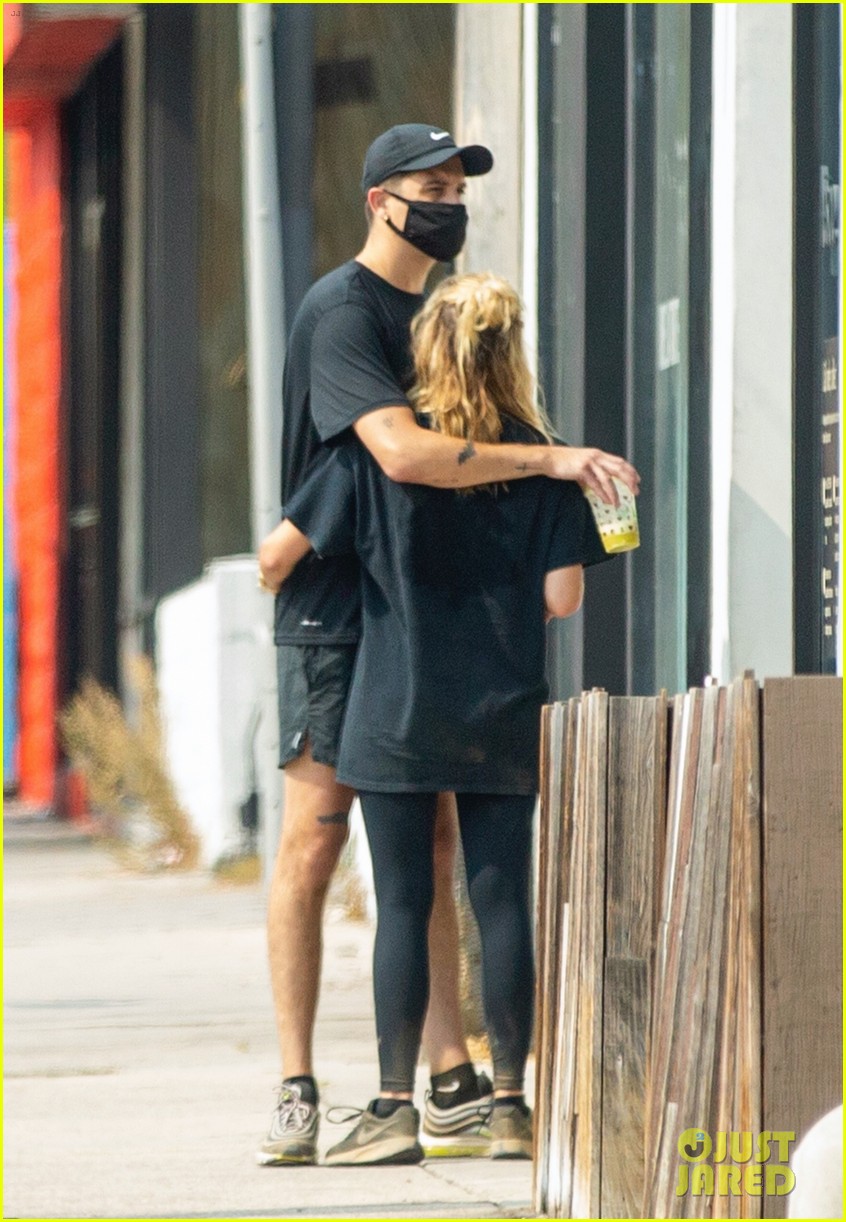 ashley benson g eazy out for smoothies 01