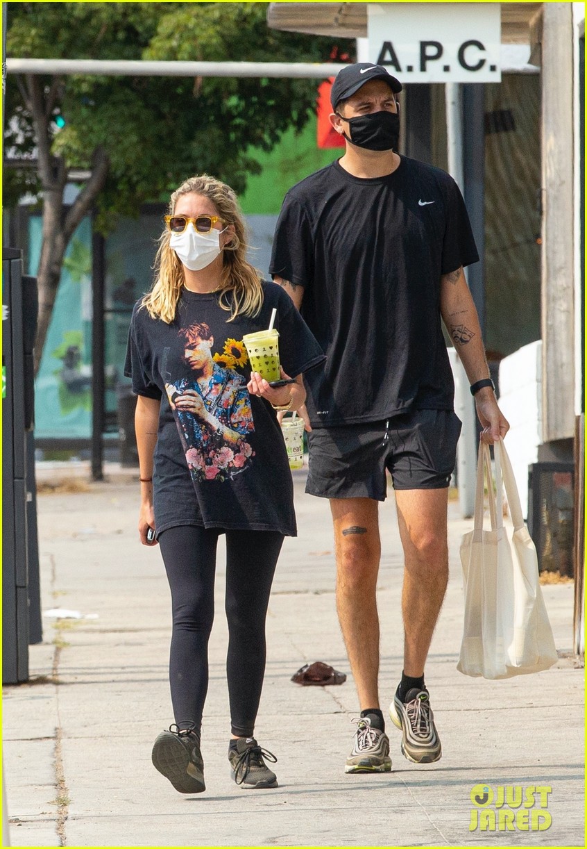 ashley benson g eazy out for smoothies 03