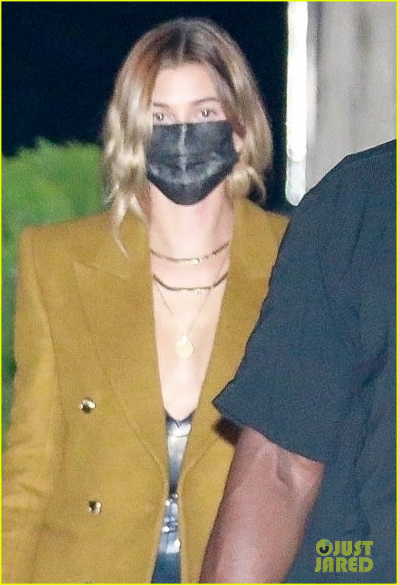 hailey bieber stylish look dinner date with justin 04
