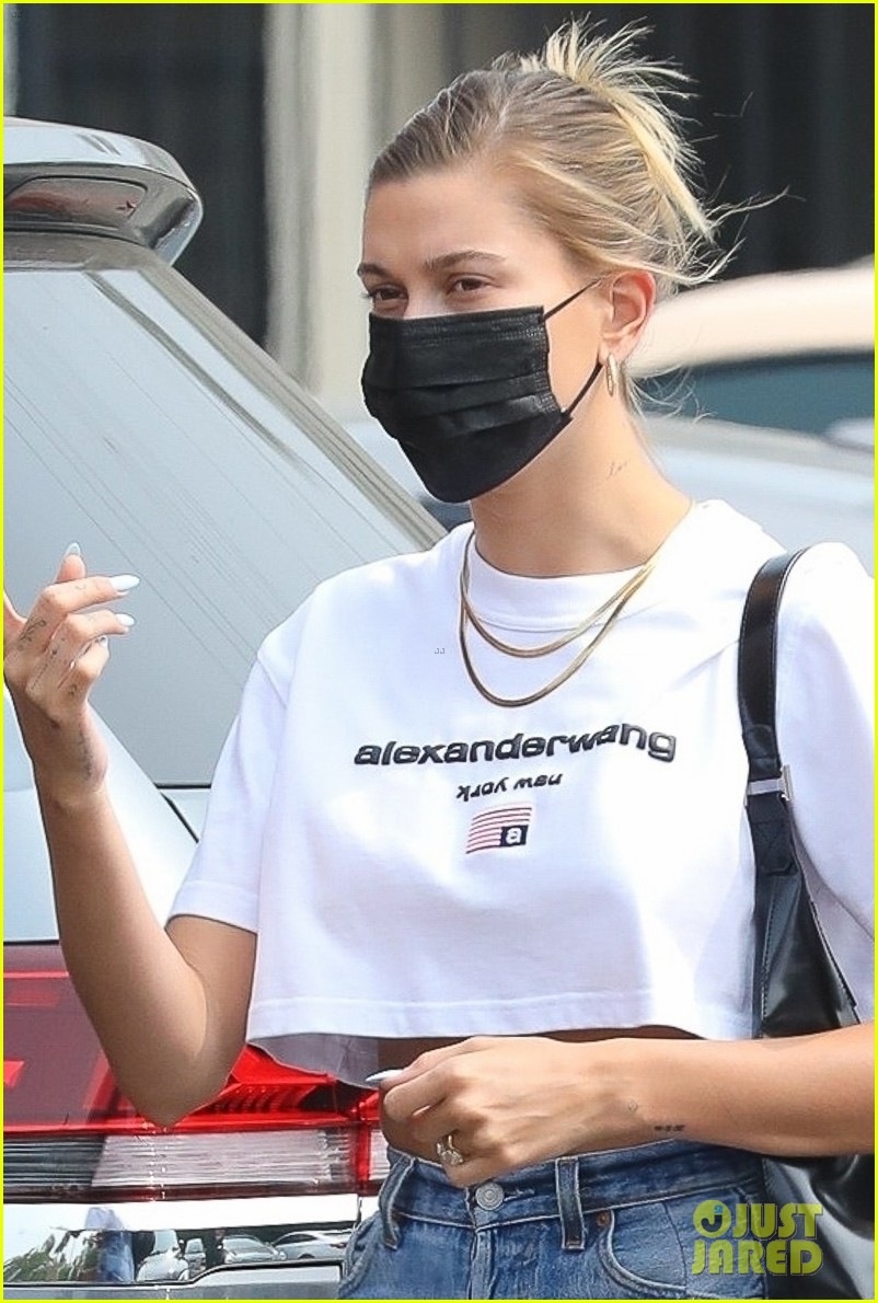 justin hailey bieber step out on second wedding anniversary 04