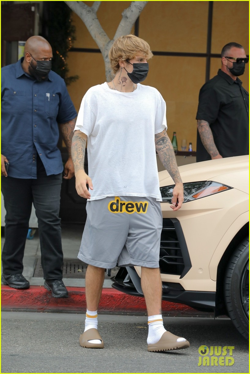 justin bieber new tattoo out for lunch with hailey bieber 35