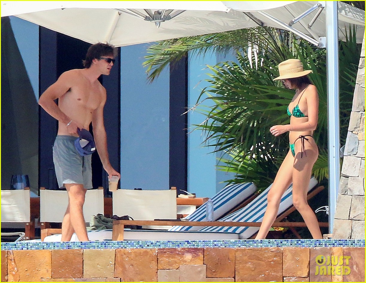 kaia gerber jacob elordi in mexico with her family 28