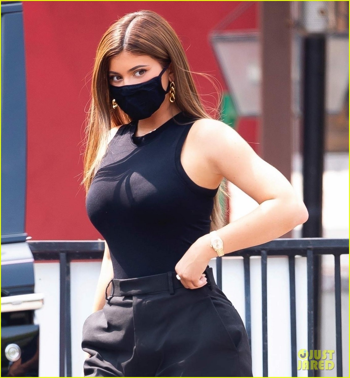 kylie jenner shows off curves while out 06