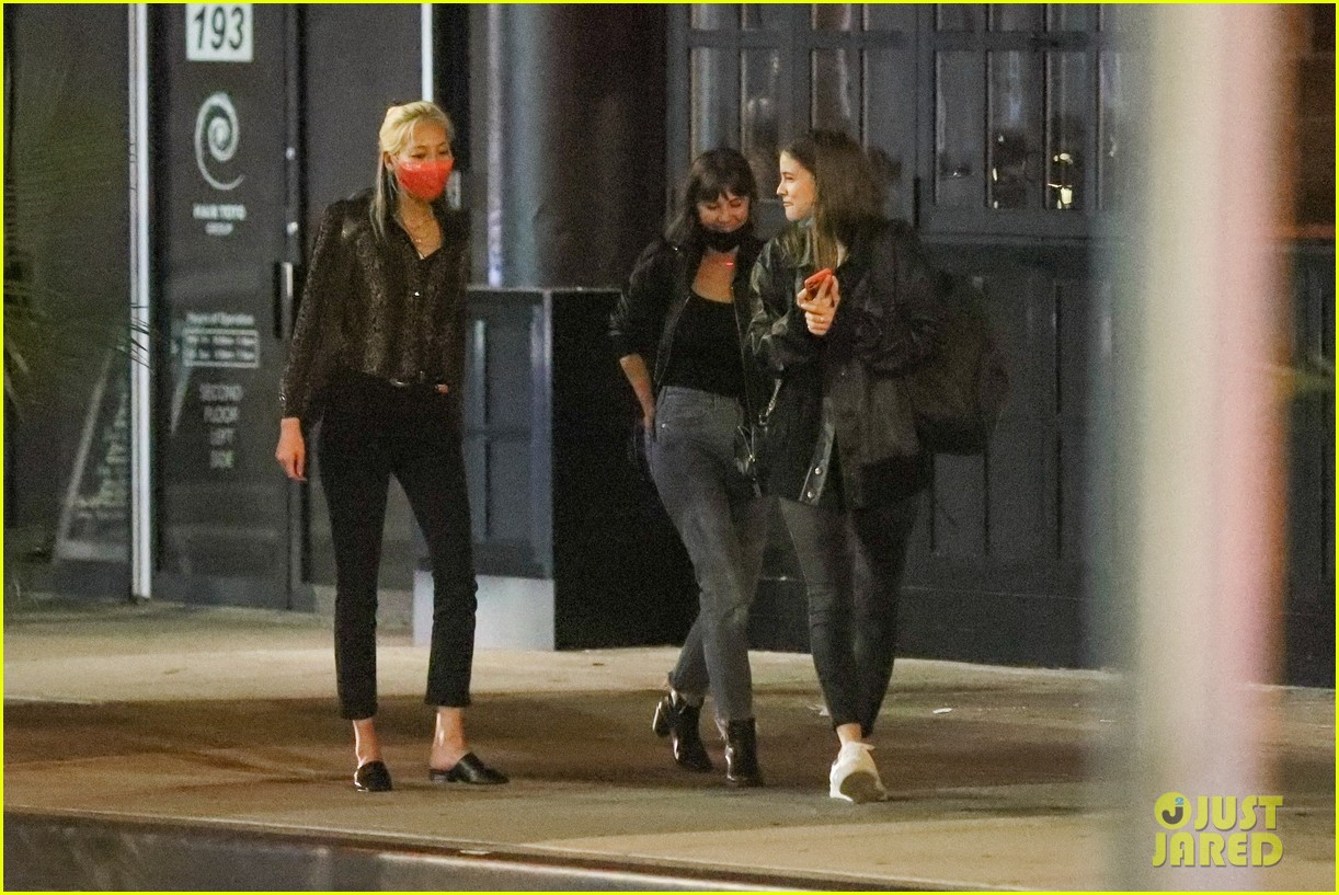 dylan sprouse barbara palvin out with friends 17