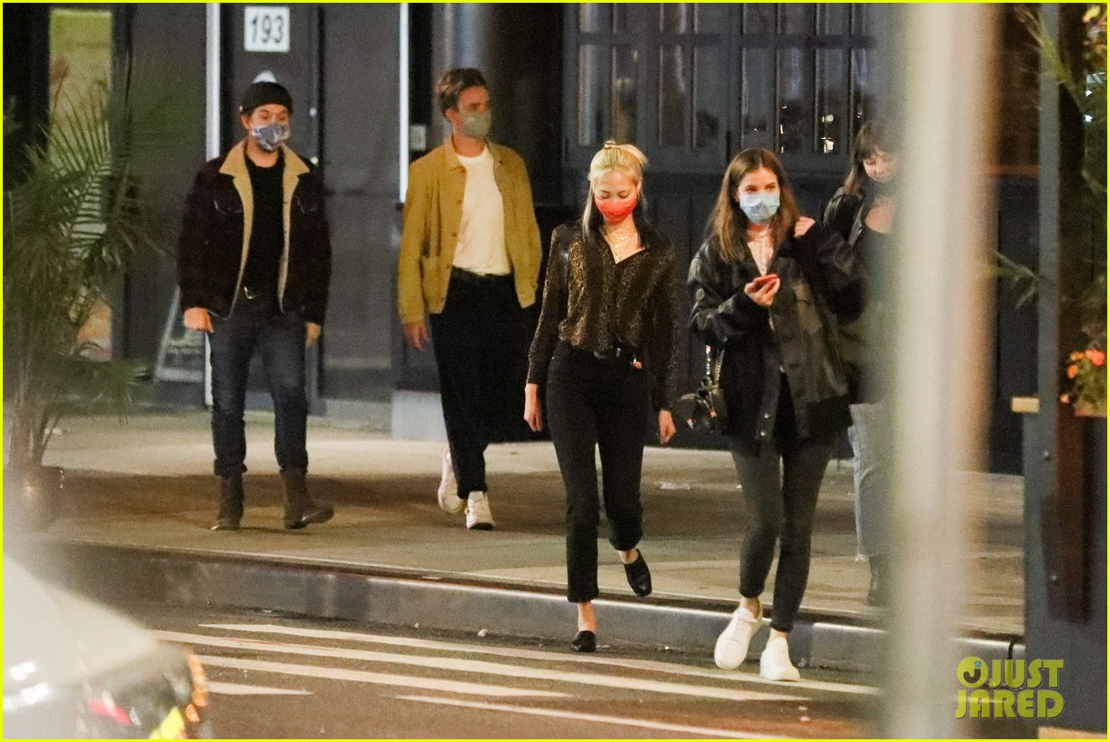 dylan sprouse barbara palvin out with friends 24