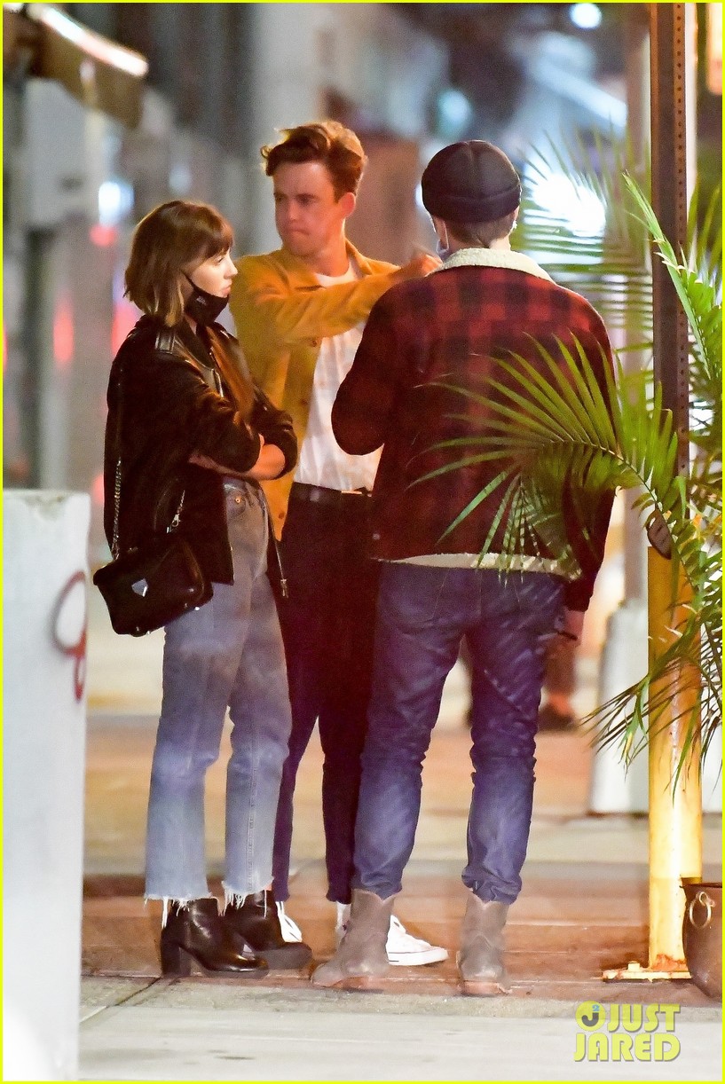 dylan sprouse barbara palvin out with friends 52