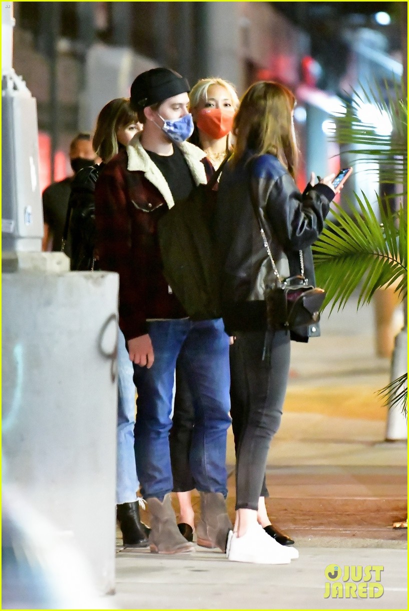 dylan sprouse barbara palvin out with friends 70
