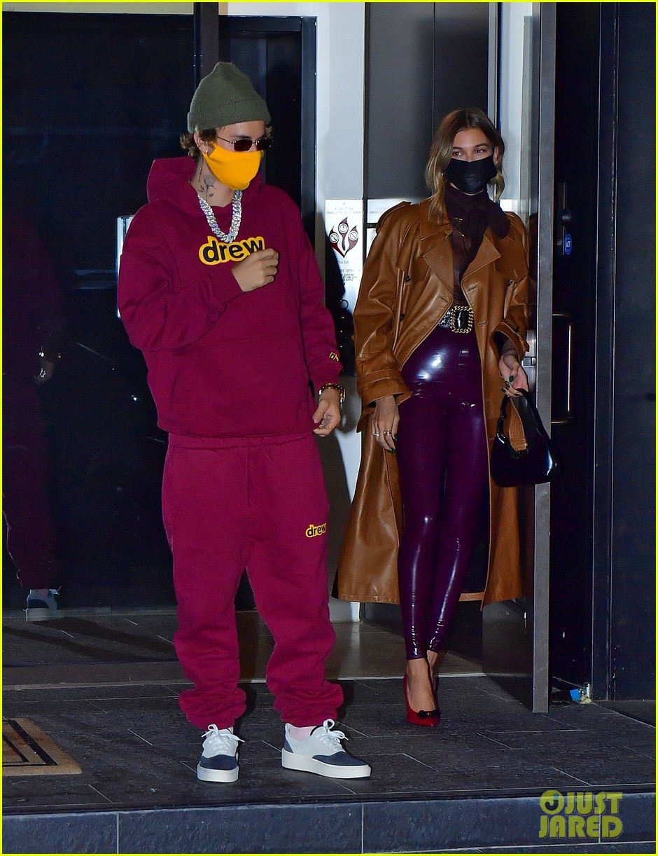justin bieber hailey bieber out for dinner in nyc 02