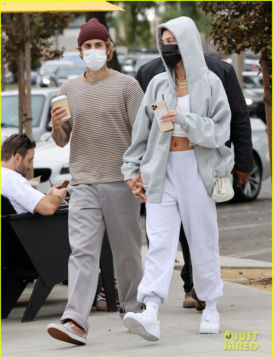 justin bieber hailey head out for lunch in santa barbara 01