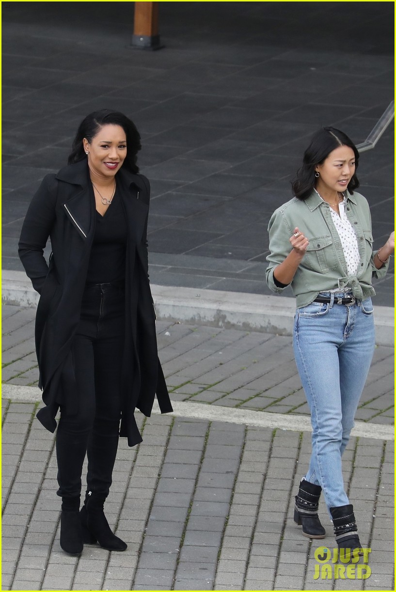 candice patton back on the flash set filming with victoria park 05