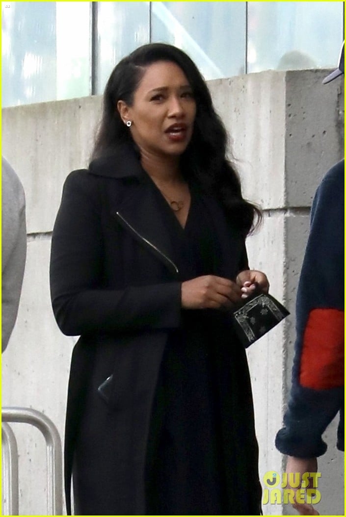 candice patton back on the flash set filming with victoria park 06