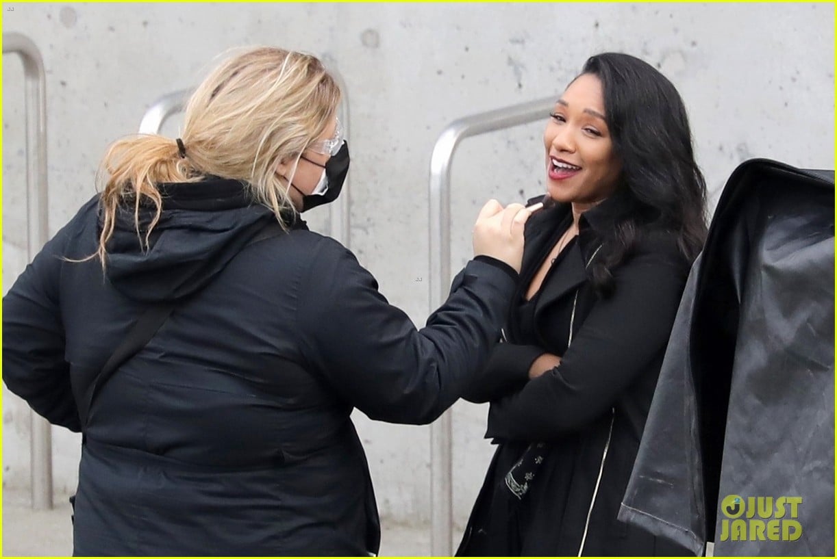 candice patton back on the flash set filming with victoria park 18