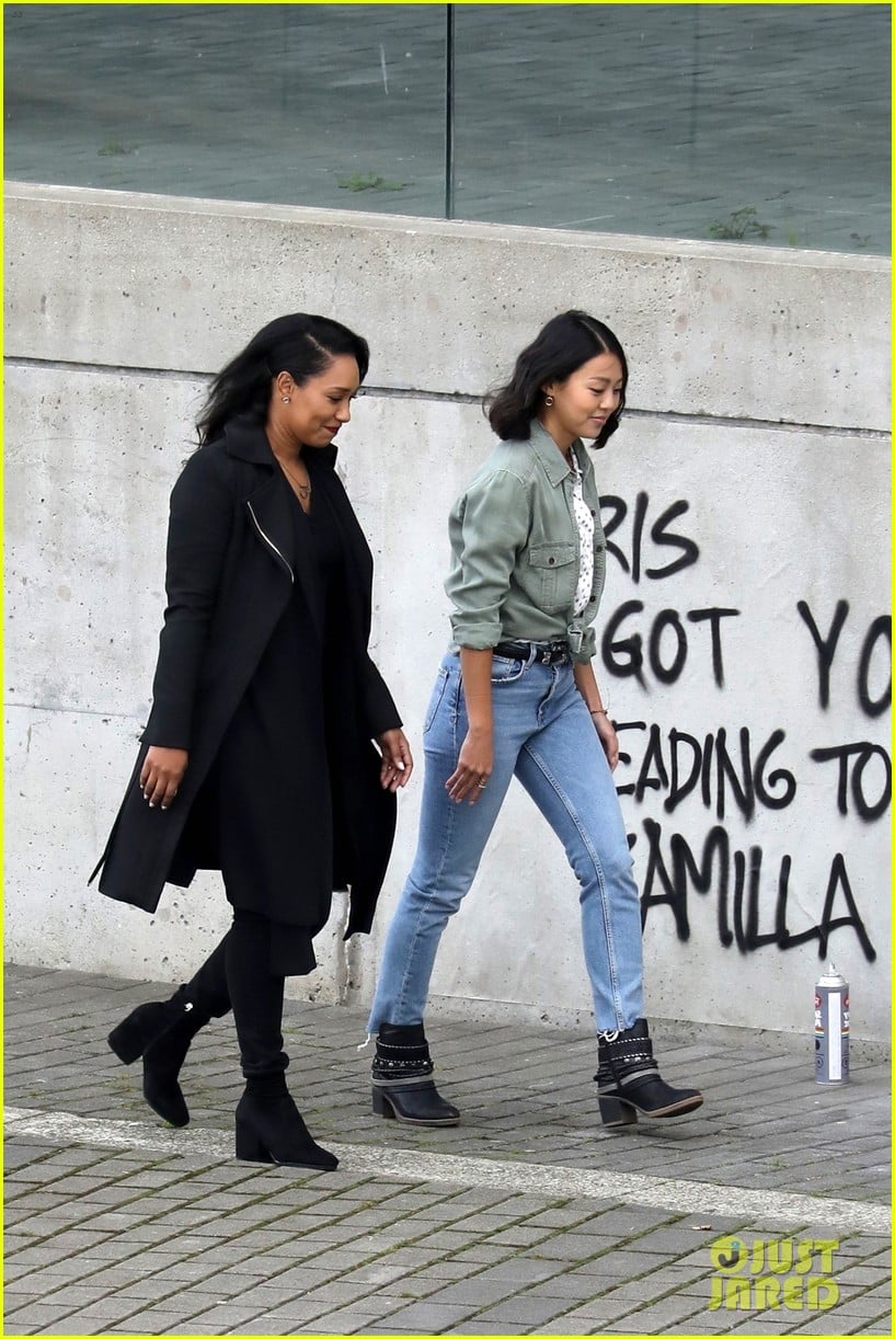 candice patton back on the flash set filming with victoria park 21