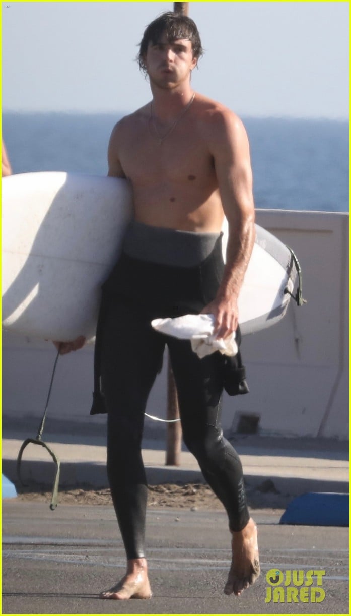 jacob elordi bares his abs after surf session in malibu 07