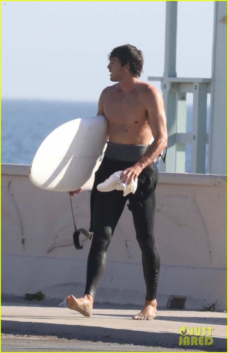 jacob elordi bares his abs after surf session in malibu 44