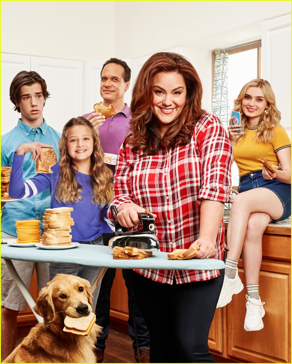 giselle eisenberg joins american housewife cast on new poster 04
